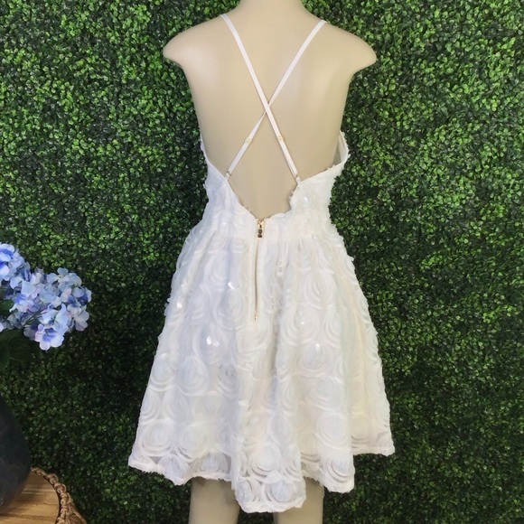 White textured open back dress nwt - Picture 8 of 12